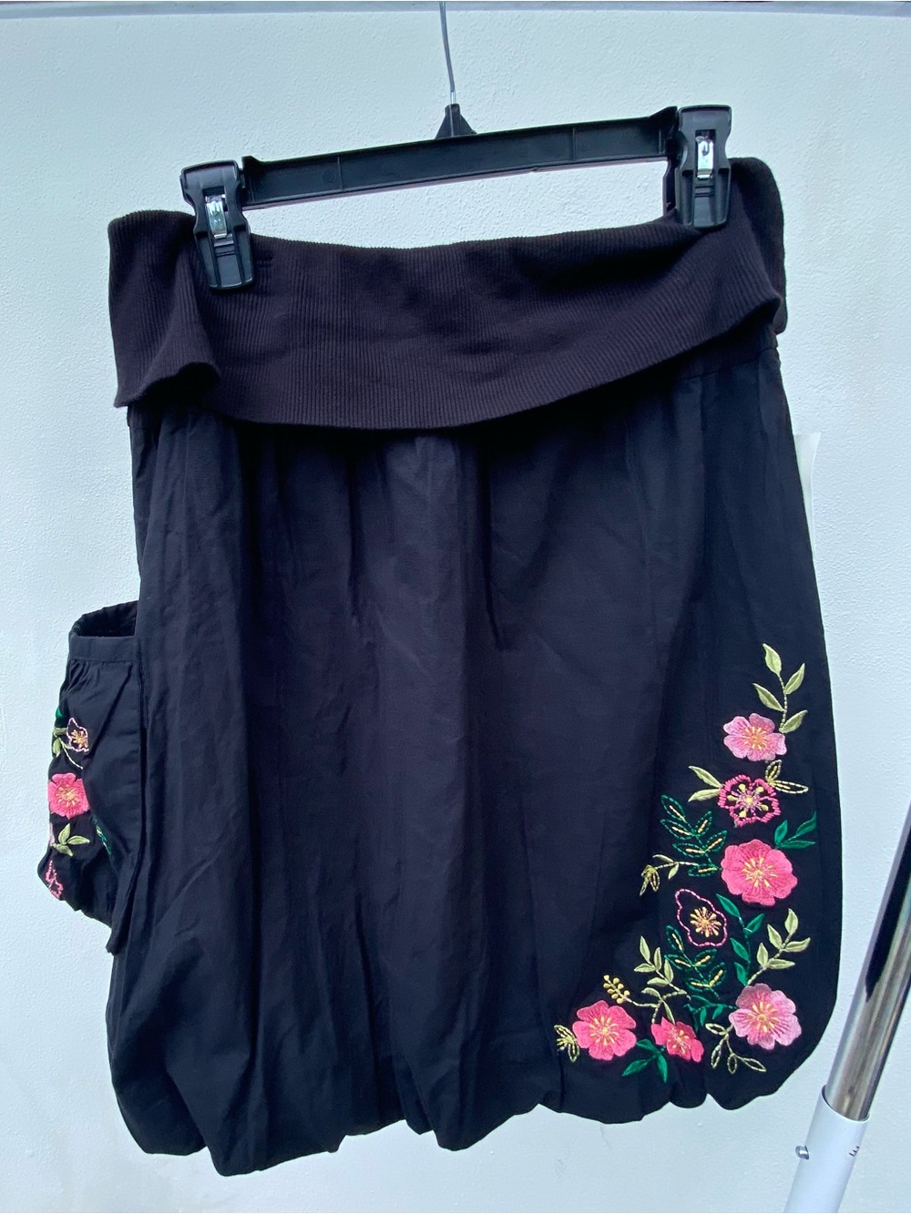 Y2K Fairy Black & Pink Floral Embroidered Bubble Cargo Foldover Skirt Medium
